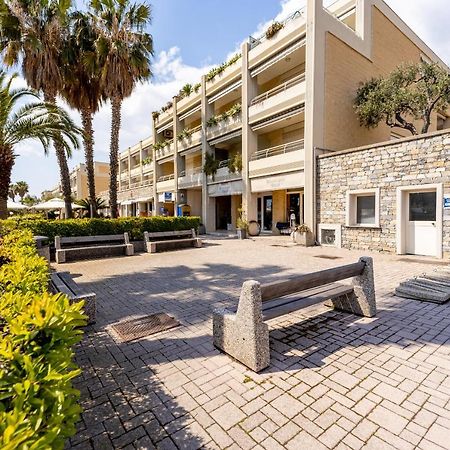 Aregai Marina Exclusive Seaside Apartments Santo Stefano al Mare Exterior photo