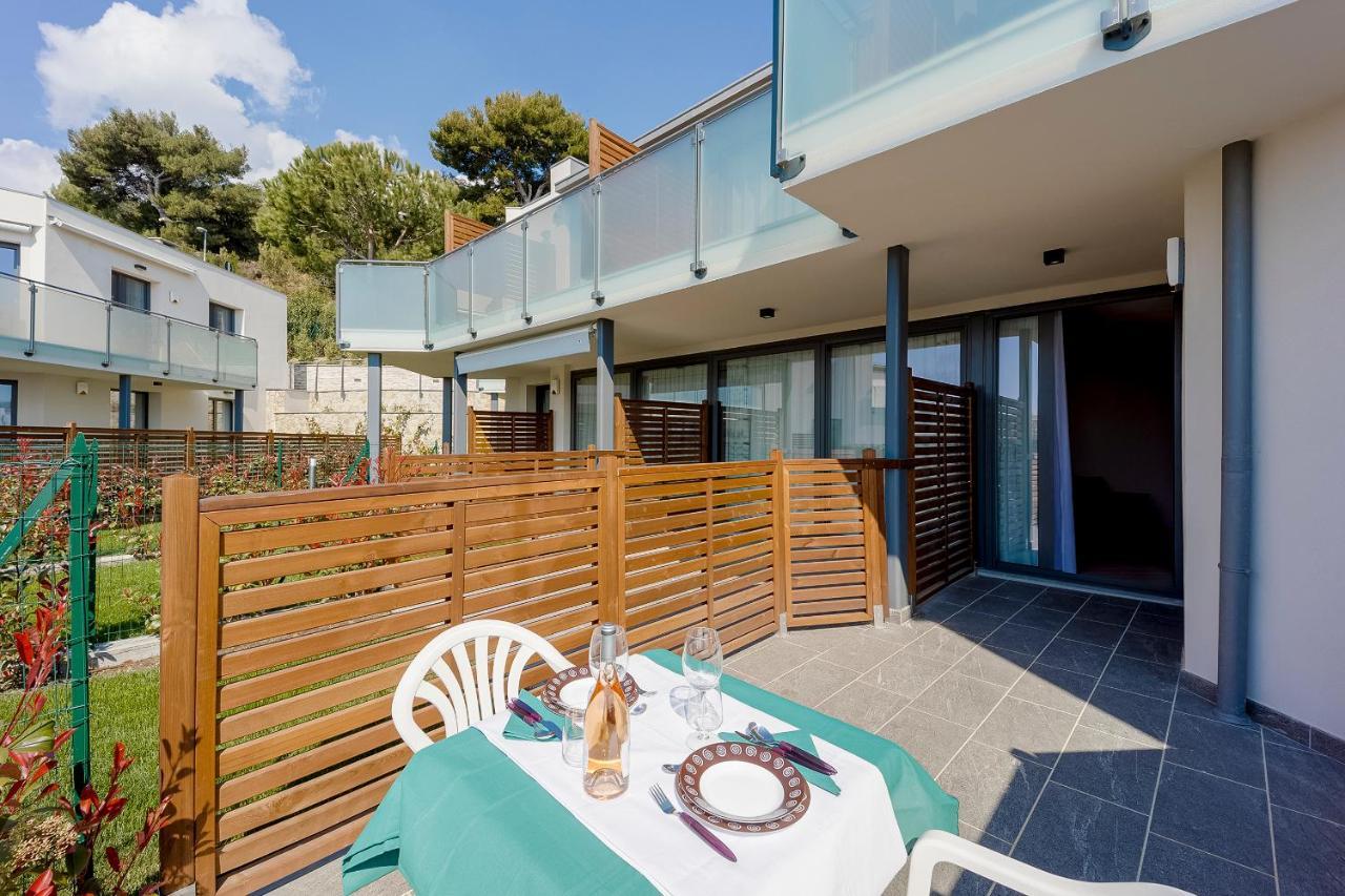 Aregai Marina Exclusive Seaside Apartments Santo Stefano al Mare Exterior photo