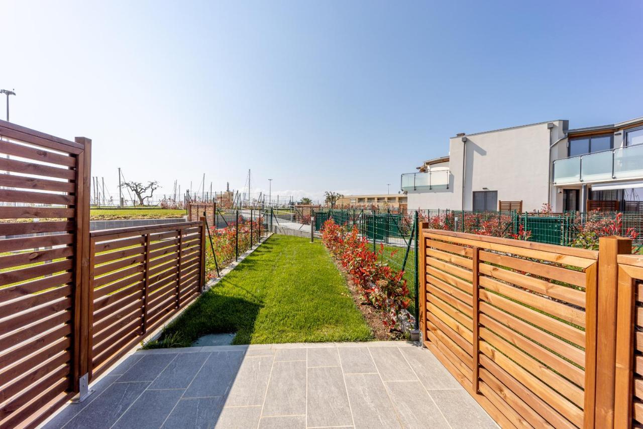 Aregai Marina Exclusive Seaside Apartments Santo Stefano al Mare Exterior photo