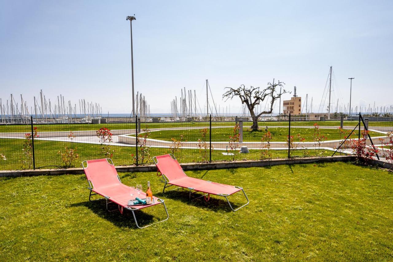 Aregai Marina Exclusive Seaside Apartments Santo Stefano al Mare Exterior photo