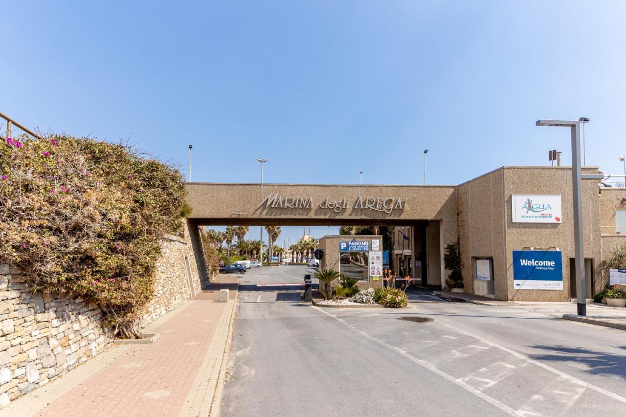 Aregai Marina Exclusive Seaside Apartments Santo Stefano al Mare Exterior photo