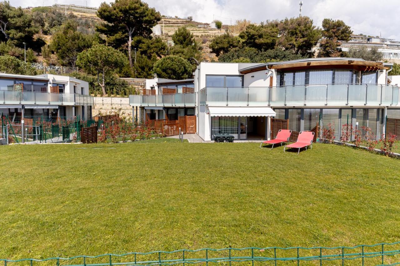 Aregai Marina Exclusive Seaside Apartments Santo Stefano al Mare Exterior photo